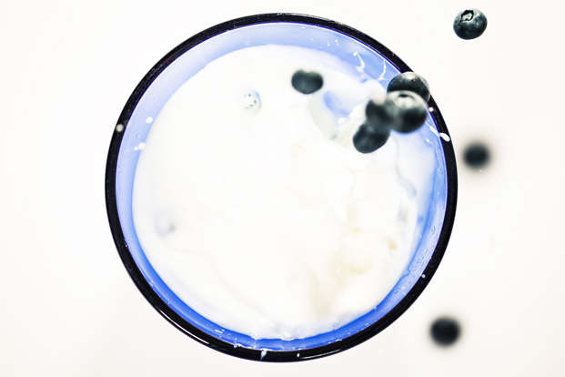 blueberries in milk